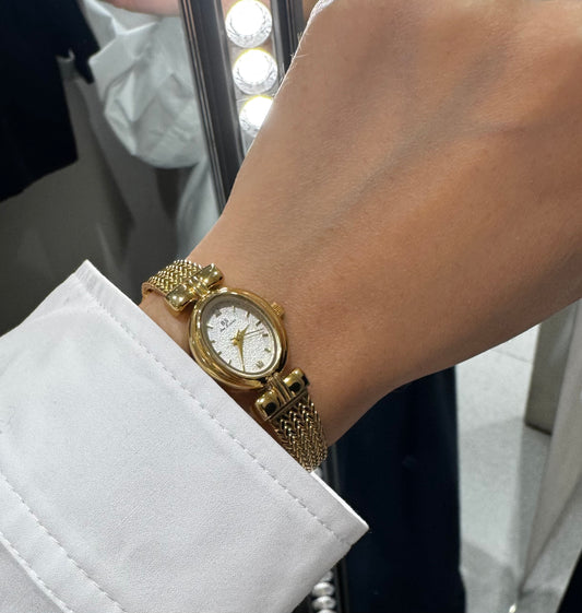 Mini Oval Watch – Gold